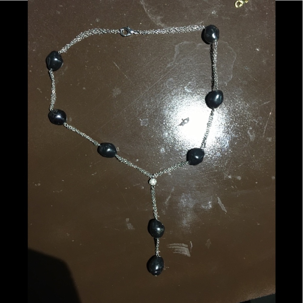 Black nut silver necklace